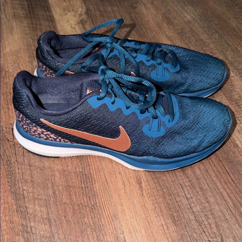 Nike In-Season TR7 Print Women's Training Shoe 917722-404 6.5 EUC